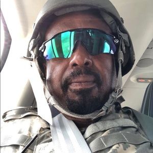 Meet your Posher, Robert